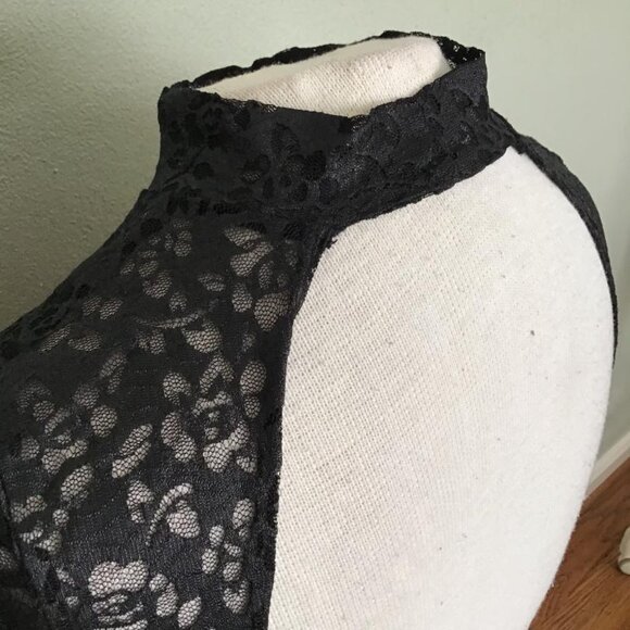 bebe Mock Neck Lace Bodysuit - Picture 3 of 5